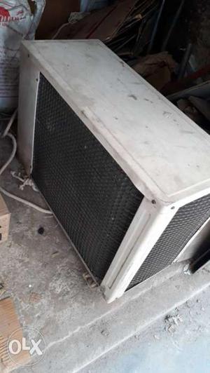 1 ton ac normal condition and single owner urgent