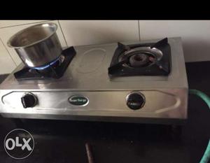 2 burner stove in very good condition, selling