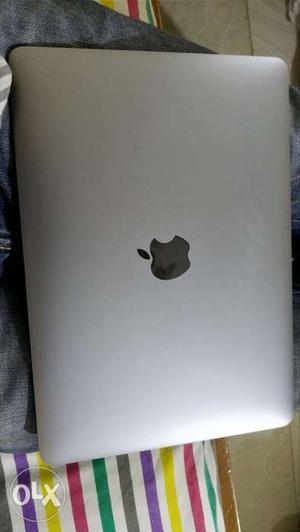 Apple macbook air igb ssd hd 8gb ram nvid