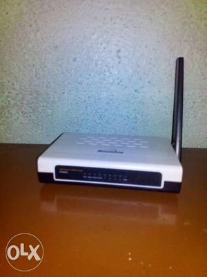 Binatone 850W WiFi Router 1year old