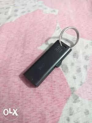 Black pendrive