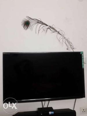 Croma 40 inch tv. 1 year old urgent sale