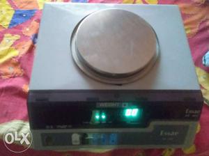 Gray And Black Digital Weighing Scale