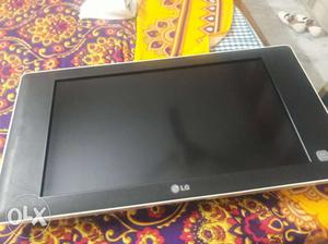 LG LCD t.v ok in condition
