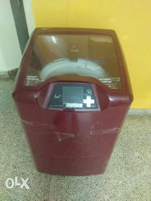 Maroon Top-load Clothes Washer