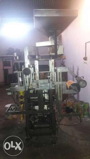 Popcorn pouch packing machine good running condition