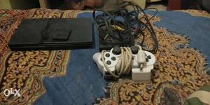 Ps2 very good condition 2 joystick 1 pendrive 1 stg game 10
