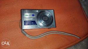 Sony cyber-shot 4× good condition with original