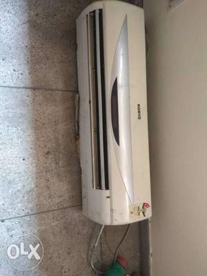 Split AC working in very good condition