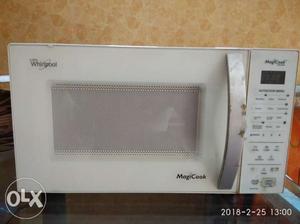 Whirlpool magicook 20L microwave oven, hardly