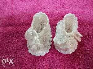 Baby's White Crochet Bootees using anchor knitting cotton