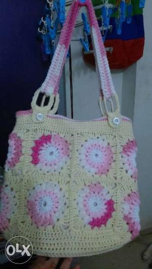 Handmade crochet handbag with zipper n liner