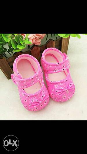 Toddler's Pair Of Pink Floral Shoes