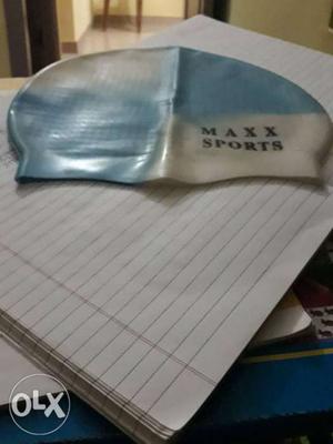 Whit And Blue Max Sports Swimming Cap