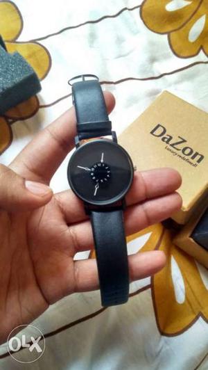 Dazon luxury watch with actrective dail