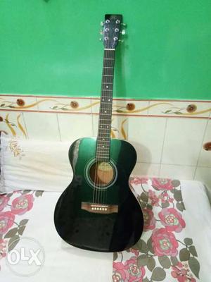 I want to cell my guitar with excellent condition