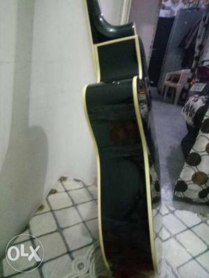 New black color only 5day use full new guitar
