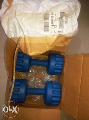 Two Blue Fixed-weight Dumbbells With Box