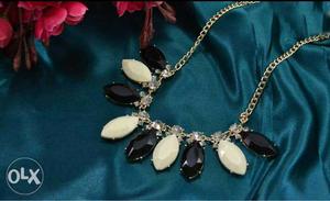 White And Black stone Necklace