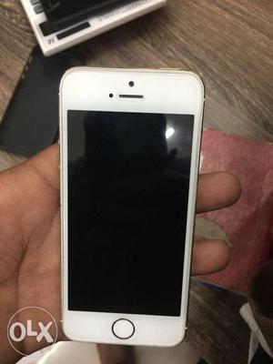 Iphone 5 s gold colour fresh condition not a