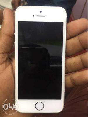 Iphone 5s 32gb brand new with headphone and