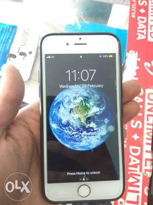 Iphone 6 16gb not a single scratch,, with charger