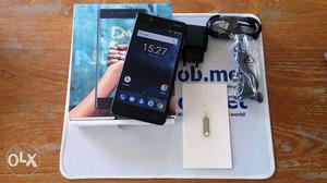 Nokia 5 with fullbox only 25days used... urgent