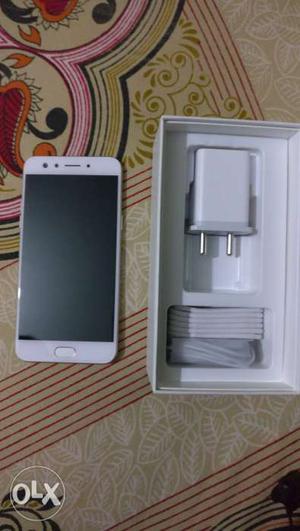 Oppo F3 Gold