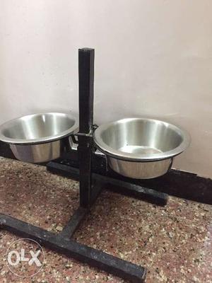Pet food utensil with 2 steel bowls to feed and