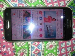 Samsung J2 very good condition Phone mein koi