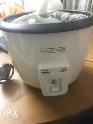Any one relocating to USA,Looking for Rice cooker!!