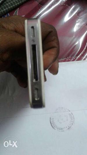 I phone on condition charjar available