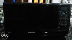 Samsung microwave oven in good condition.