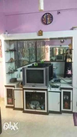 Tv unit in nice condition...want to sell urgent