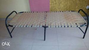 Foldable tape cot good condition