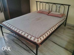 Kurlon Mattress Queen size 6inch thick. With Cot