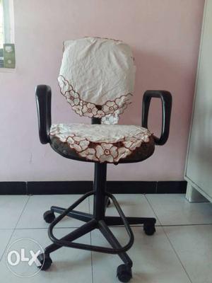 White And Black Floral Padded Chair