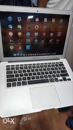 Apple MacBook Air 13"inch Core i7 / 8GB Ram / 256GB SSD /