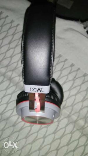 Black And Gray Boat Headphones