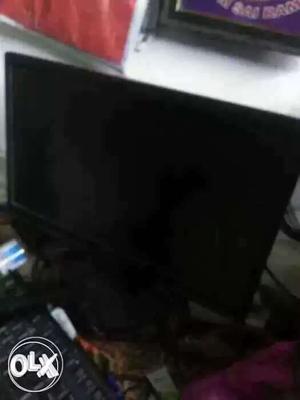 Black Flat Screen Computer Monitor 2gb ram 500 gb hardeax