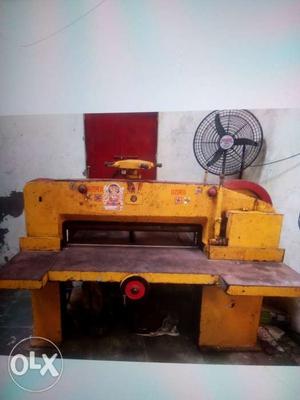 Excellent Condition Paper Cutting Machine Of 42