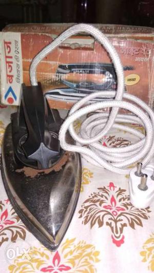 Iron, bajaj Iron in working condition. Warranty