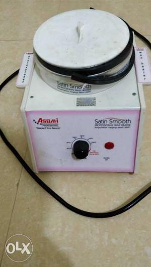 Professional Electric Wax Heater With Temperature Regulator.