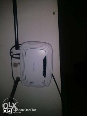 TP-Link Wireless Router Dual Antenna