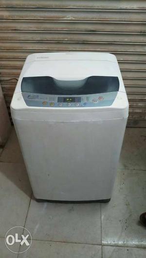 White Top-load Clothes Washer free door delivery