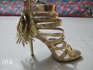 Brand new fancy gold shoes (size 6/ 39) from Lulu& Sky