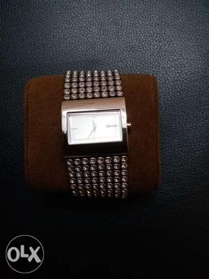 Dkny watch for sale.. original.. Mrp bought .