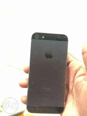 IPhone 5 very good condition scratches only