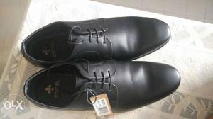 Size uk9, redtape genuine leather shoe, brand