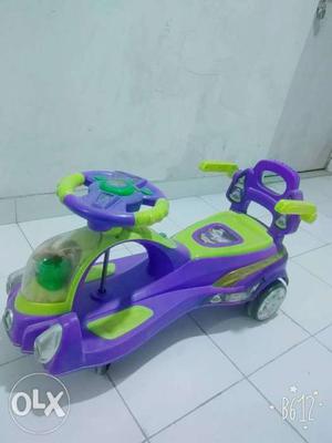 1.4 yrs old kids two seater's rider, very nice condition.